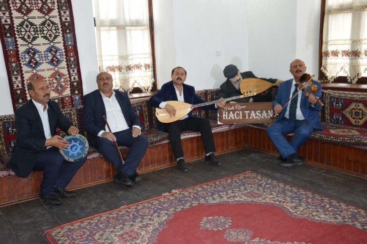 Tarihi Okul Tarihi Kültürü Devam Ettiriyor