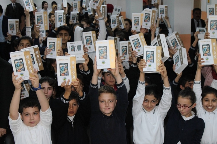 Ayyıldızlı Koreografide Yer Alan Öğrenciler Ödüllendirildi