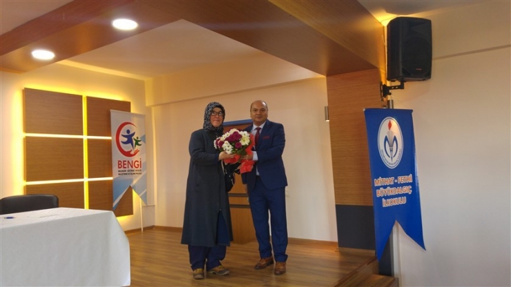 Öğretmen, Öğrenci Ve Veliler Ünlü Yazarlarla Buluşmaya Devam Ediyor