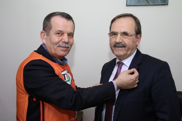 Başkan Şahin Tema Gönüllüsü Oldu