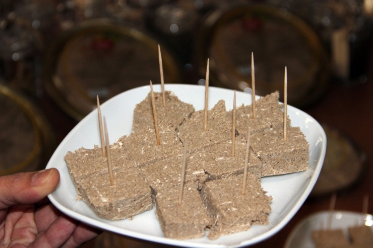 Mesir’in Çayı, Lokumu Derken Helvası Da Yapıldı