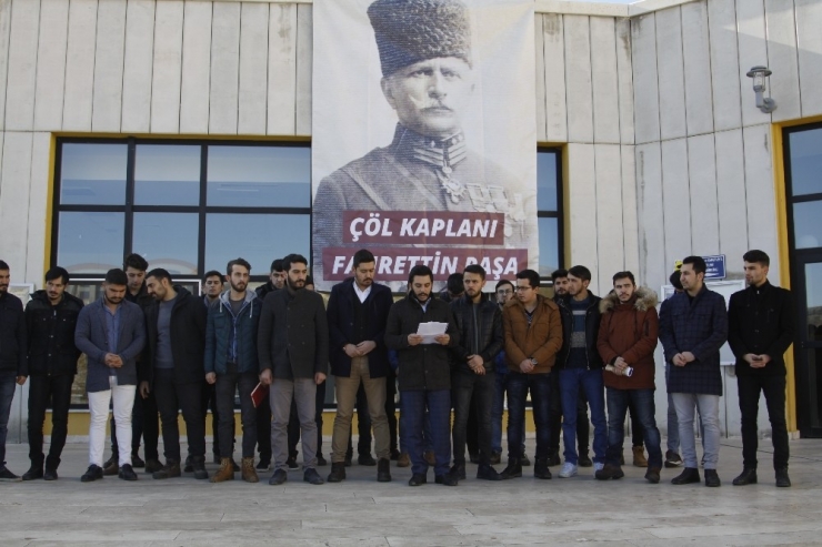 Öğrenciler Bae Dışişleri Bakanı Zayed’e Tepki Gösterdi