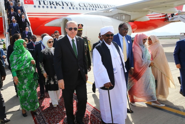 Cumhurbaşkanı Erdoğan, Savakin Kentini Gezdi