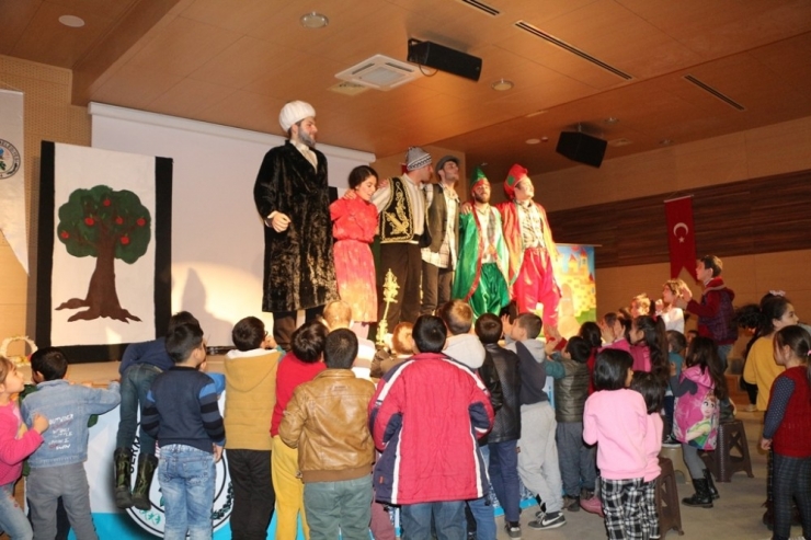 ‘Kahramanlar Kumpanyası’ Germencikli Çocuklarla Buluştu