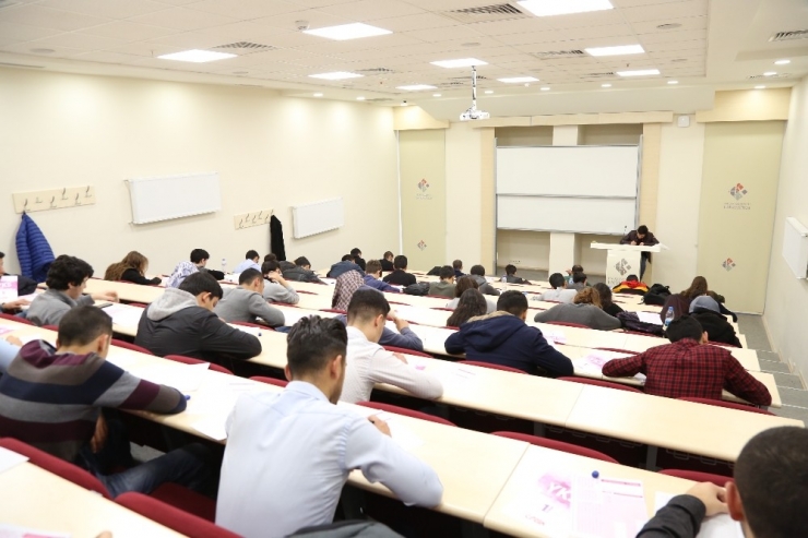 Üniversite Adaylarına Yks Tatbikatı