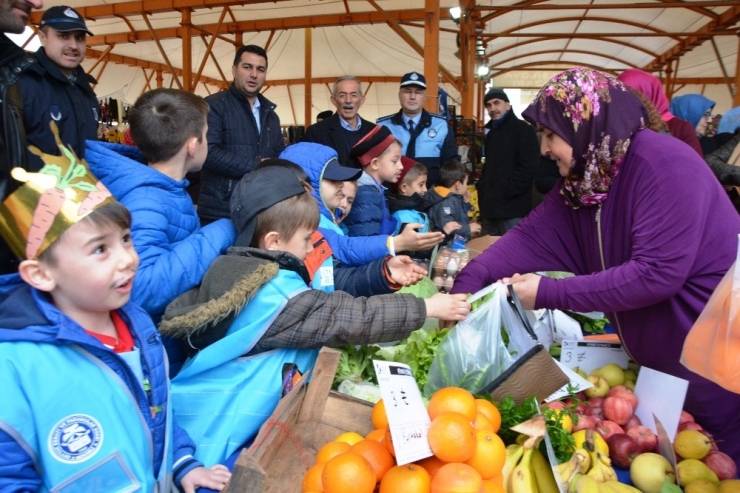 Öğrenciler, Yerli Malına Dikkat Çektiler
