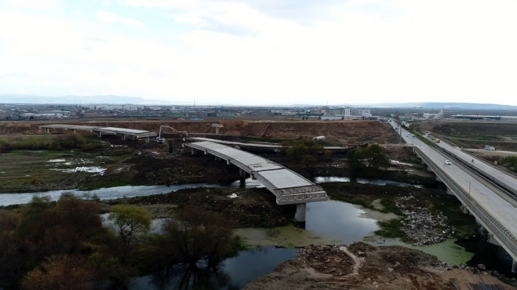 İstanbul-izmir Otoyolu Karacabey’e Güç Katacak