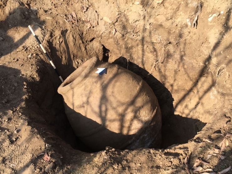 Malatya’da 2 Bin Yıllık Küp Bulundu