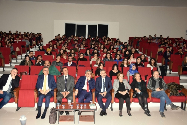 Başkan Alıcık, Üniversitelilere Yerel Yönetimi Anlattı