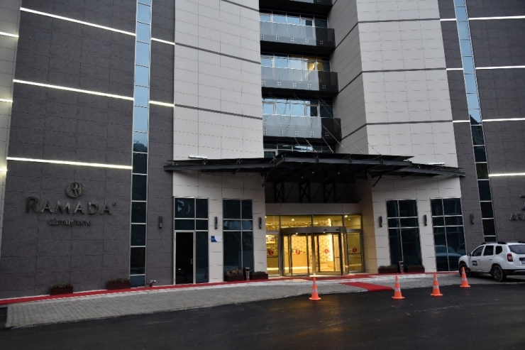 Ayakkabı Boyacılığından 5 Yıldızlı Otel Sahipliğine