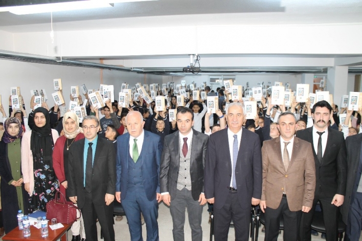 Ayyıldızlı Koreografide Yer Alan Öğrenciler Ödüllendirildi