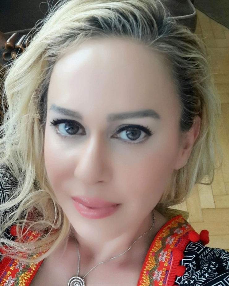 Takı Tasarımcı Nigar Ceyda İdil Eserlerini Sergiledi