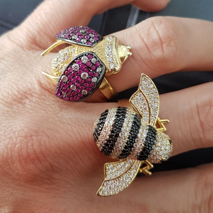 Takı Tasarımcı Nigar Ceyda İdil Eserlerini Sergiledi