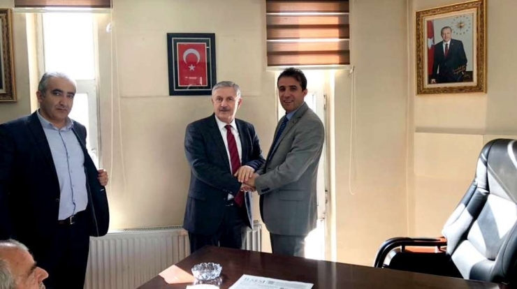 Eski Milletvekili Özbek’ten Başkan Tekin’e Tebrik Ziyareti