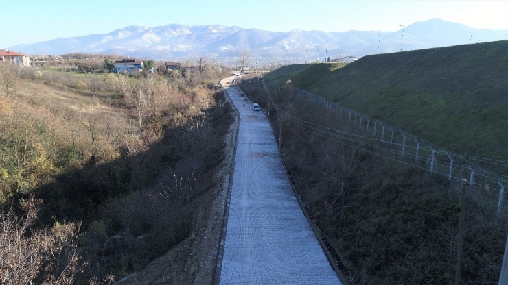 Başiskele Belediyesi’nin Yol Yapım Çalışmaları Sürüyor