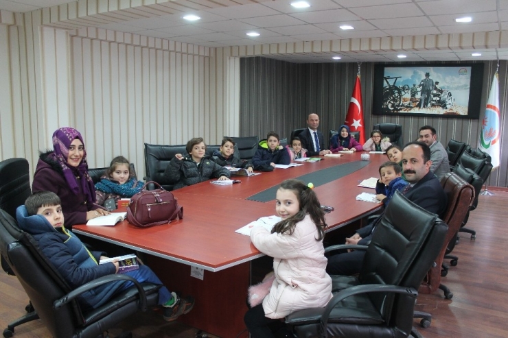 “Her Yerde Okurum Örnek Olurum” Projesine Tam Destek