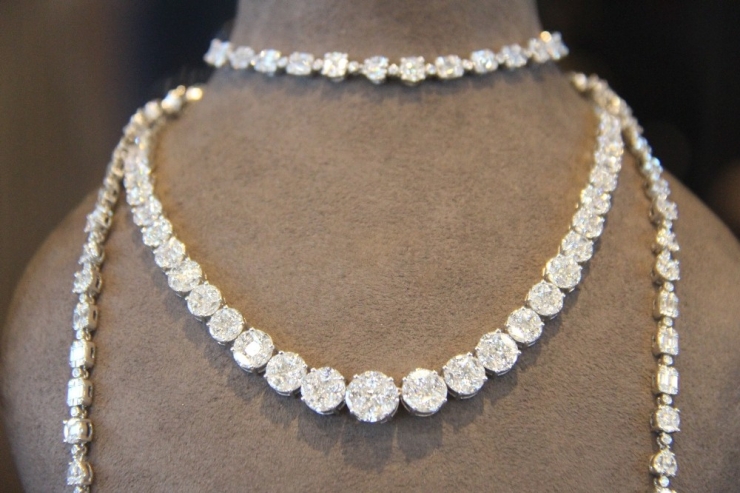 Milyon Dolarlık Mücevherlerin Bulunduğu Sergi Samsun’da Açıldı