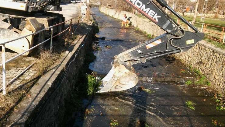 Bilecik Belediyesi’nden Dalakdere’de Kapsamlı Temizlik Çalışması
