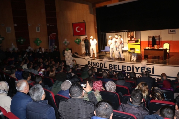 Bingöl’de ’Zazaca Hamlet’e Yoğun İlgi