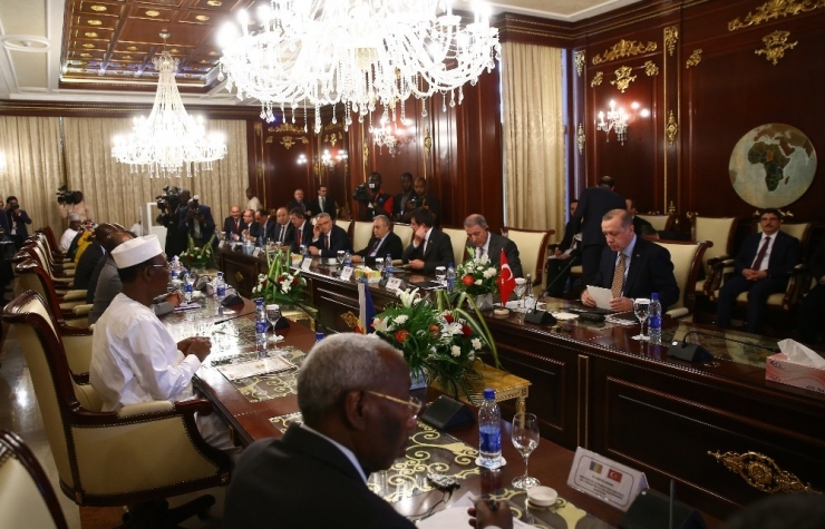 Cumhurbaşkanı Erdoğan, Çad’da Heyetlerarası Görüşmeye Katıldı