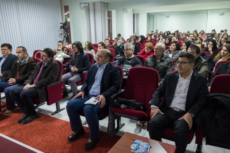 Doç. Dr. Mehmet Güneş “Karakter Abidesi” Mehmet Akif’i Anlattı
