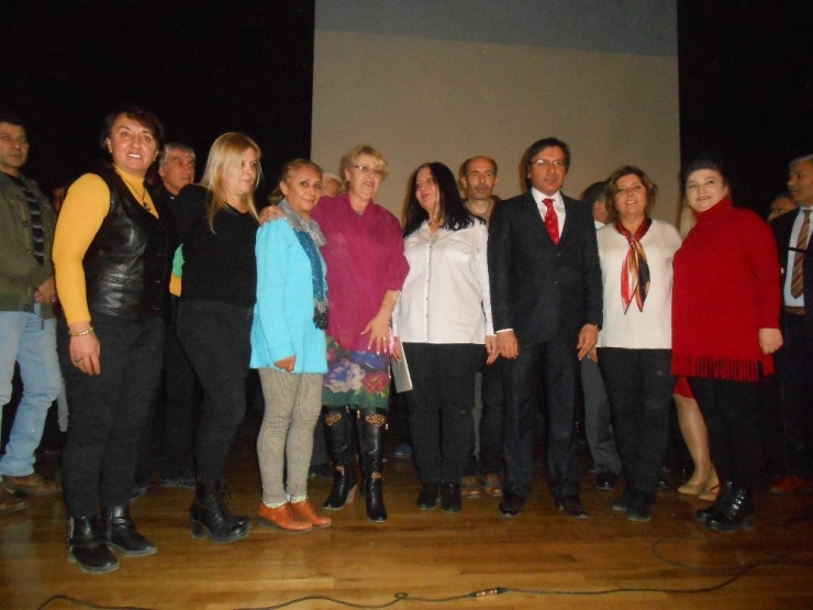 "Saz Ve Söz" Konseri Yoğun İlgi Gördü