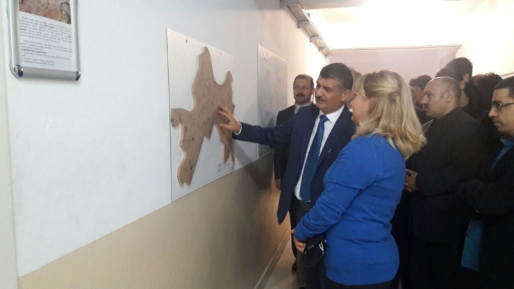 Okula Coğrafya Koridoru