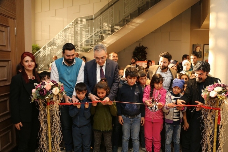 Suriyeli Çocuklar Duygularını Resmetti