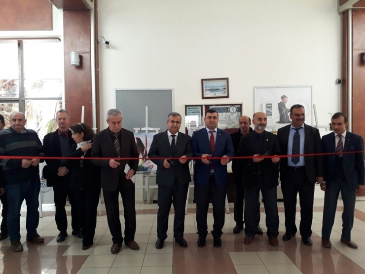 Harran Üniversitesinde Endemik Bitkileri Fotoğraf Sergisi Açıldı