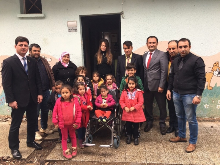 İyilik Meleklerinden Minik Elif’e Tekerlekli Sandalye