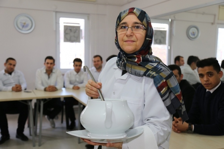 Ko-mek’te Servis Elemanı Kursu Eğitimleri Başladı