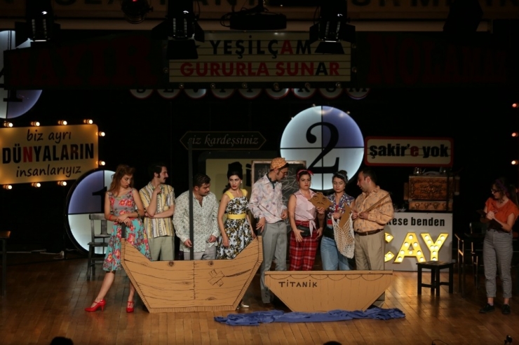 Odunpazarı Belediye Tiyatrosu’nun Yeni Oyunu ’Perde’ Diyecek