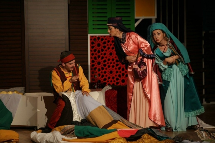 Odunpazarı Belediye Tiyatrosu’nun Yeni Oyunu ’Perde’ Diyecek