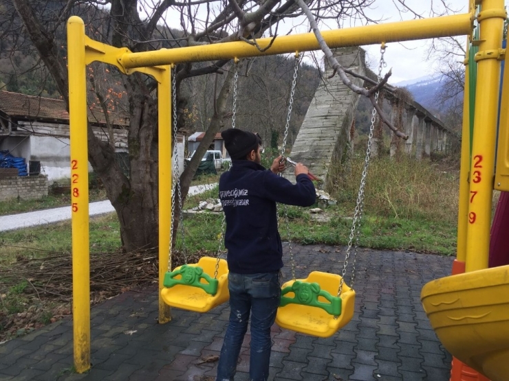 Sapanca’nın 76 Çocuk Parkına İyileştirme Yapıldı