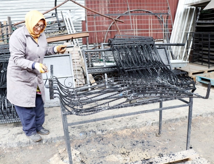 Eşine Destek İçin Başladı, 20 Yılı Geride Bıraktı