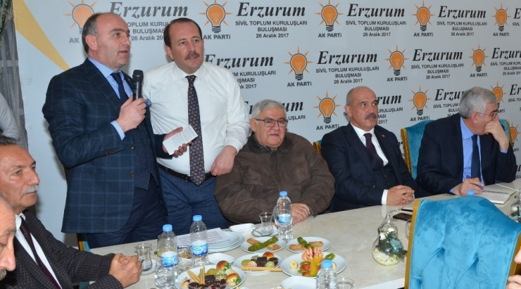 Stk Toplantısında Konuşan Etso Meclis Başkanı Özakalın;