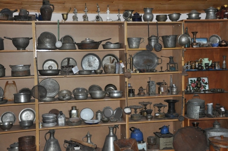 Geçmiş Dönemlere Ait 5 Bine Yakın Eşyayla Sergi Salonu Kurdular