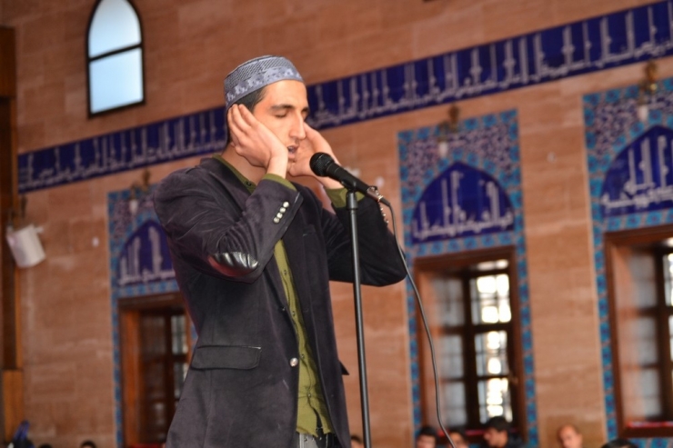 Ahlat’ta “Genç Bilaller Ezanı Güzel Okuma” Yarışması