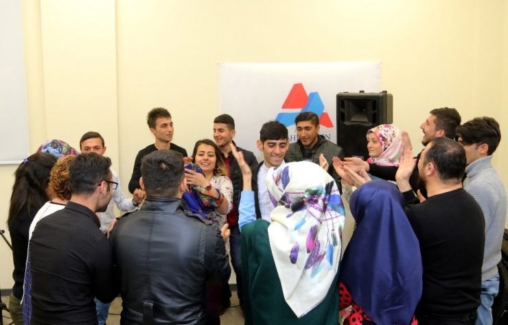 Aiçü Öğrencileri Doğubayazıt’ta Öğrencilere Konser Verdi