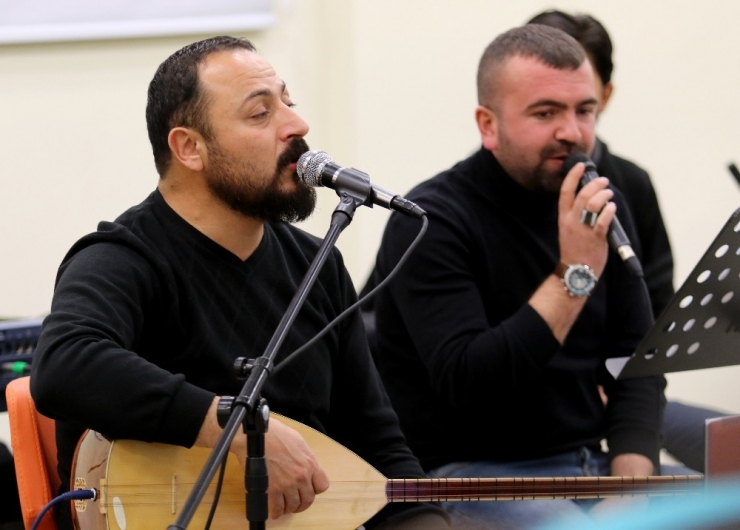 Aiçü Öğrencileri Doğubayazıt’ta Öğrencilere Konser Verdi