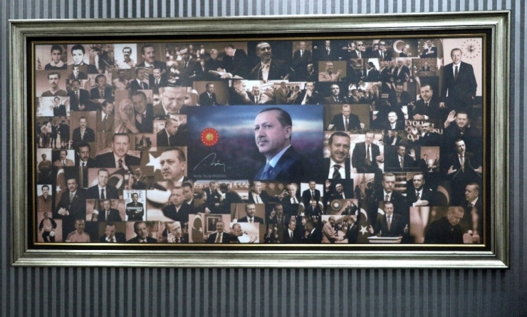 Erdoğan Sevgisini Panoya İşledi