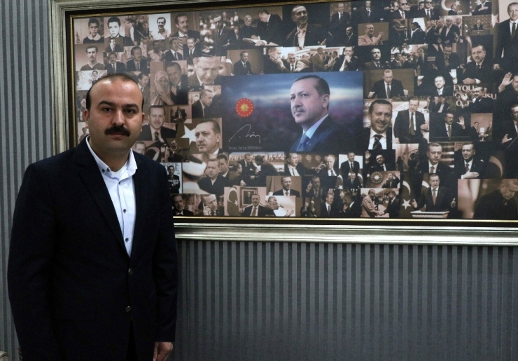 Erdoğan Sevgisini Panoya İşledi