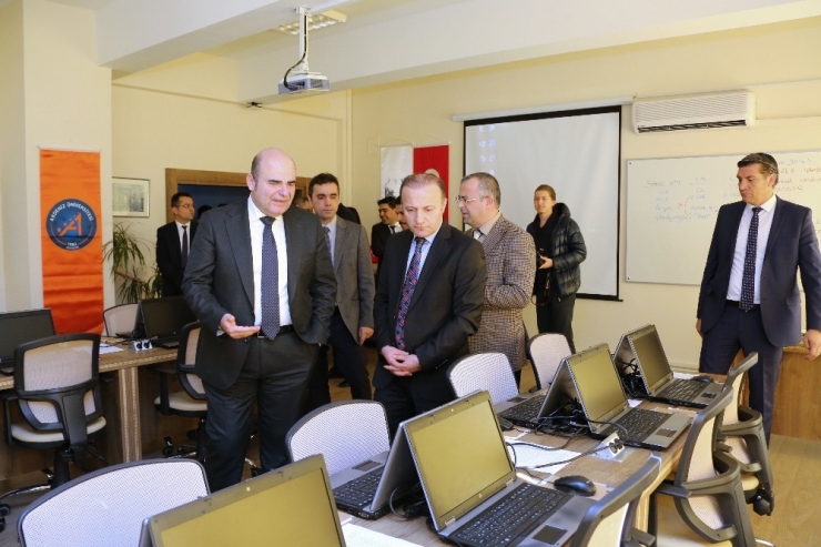 Aü Öğrencilerine Finans Laboratuvarı