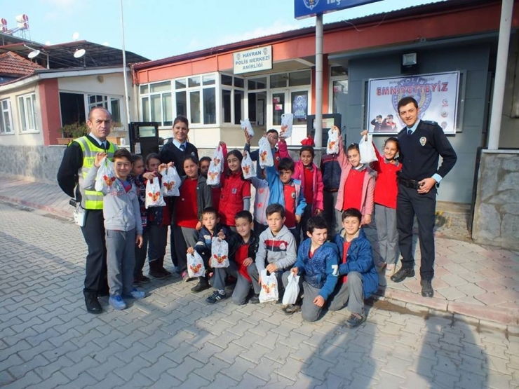 Öğrencilerden Polise Ziyaret