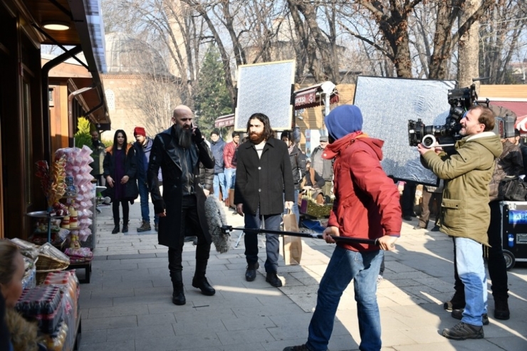 İnegöl Belediye Başkanı ‘Bordo Bereliler Afrin’ Filminin Setini Ziyaret Etti