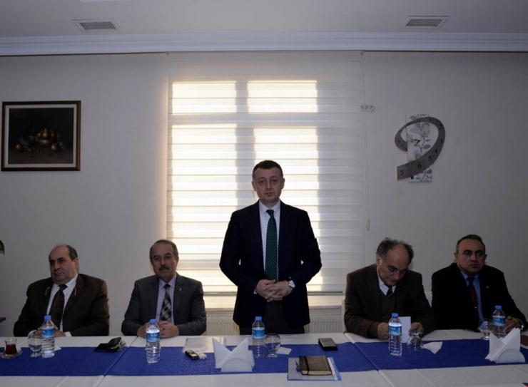 Vali Büyükakın İl İdare Şube Başkanları Ve İlçe Kaymakamları İle Bir Araya Geldi