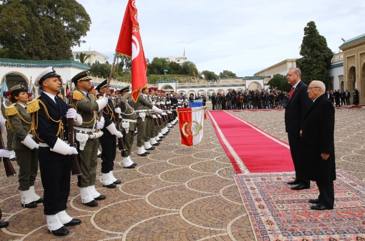 Cumhurbaşkanı Erdoğan Tunus’ta