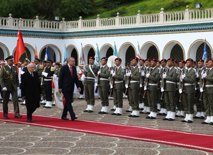 Cumhurbaşkanı Erdoğan Tunus’ta