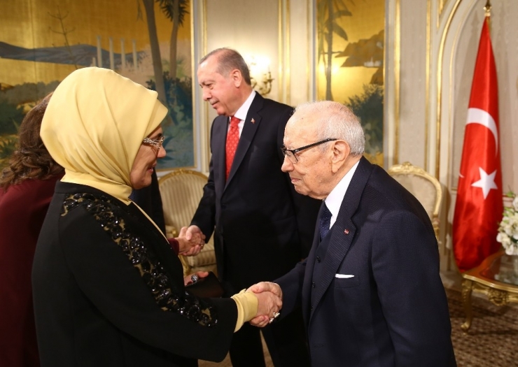 Cumhurbaşkanı Erdoğan’a Tunus’ta Devlet Nişanı Takdim Edildi