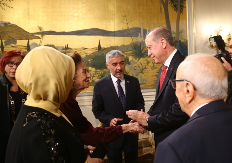 Cumhurbaşkanı Erdoğan’a Tunus’ta Devlet Nişanı Takdim Edildi